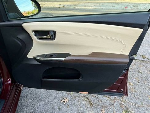 Used 2015 Toyota Avalon XLE Premium image 30