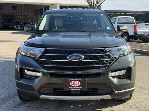 Used 2022 Ford Explorer XLT w/ Equipment Group 202A image 3