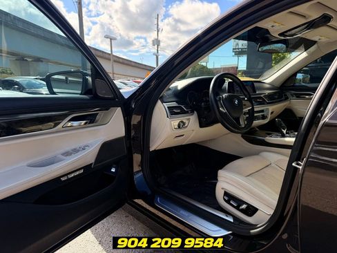 Used 2017 BMW 740i RWD image 17