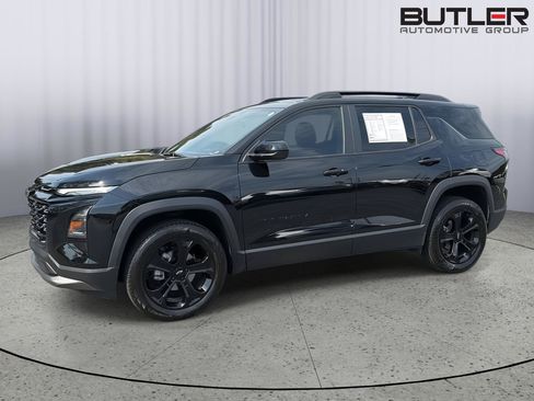 Used 2026 Chevrolet Equinox LT w/ Convenience Package II FWD image 3