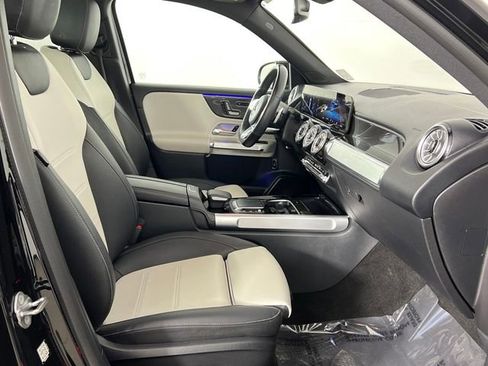 Used 2023 Mercedes-Benz GLB 250 image 21