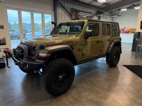 New 2025 Jeep Wrangler Unlimited Rubicon w/ Convenience Group AWD/4WD image 1