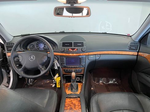 Used 2005 Mercedes-Benz E 500 4MATIC Sedan image 15