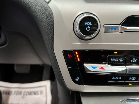 Used 2023 Ford Explorer XLT w/ Equipment Group 202A image 6