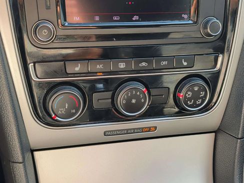 Used 2019 Volkswagen Passat 2.0T Wolfsburg w/ Wheels & Sunroof Package FWD image 16
