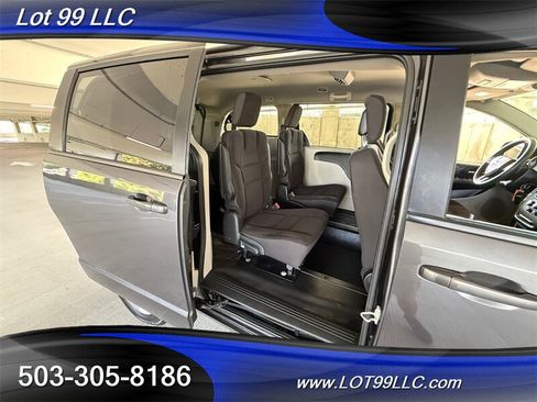 Used 2018 Dodge Grand Caravan SE w/ Power Convenience Group I FWD image 39