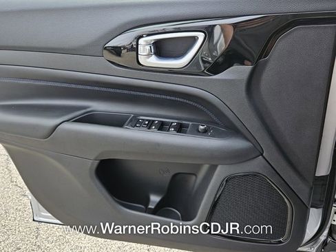 New 2026 Jeep Compass Latitude image 26