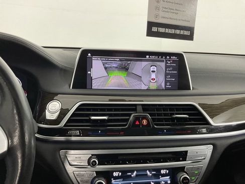 Used 2020 BMW 740i image 28