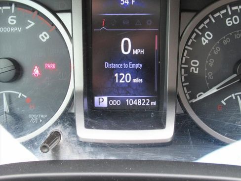 Used 2016 Toyota Tacoma SR5 image 28