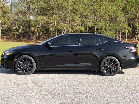 Used 2023 Nissan Maxima SR w/ Sport Mat Group image 9