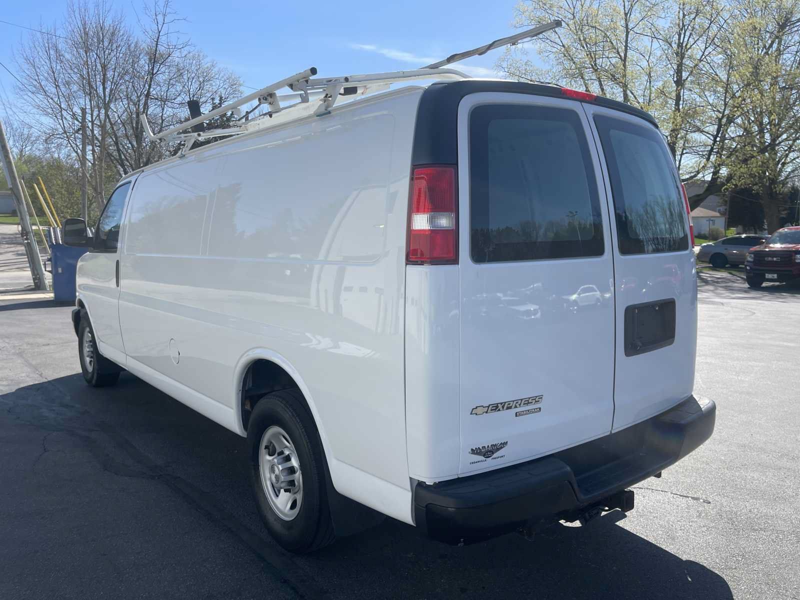 Used 2016 Chevrolet Express 3500 Extended RWD image 5