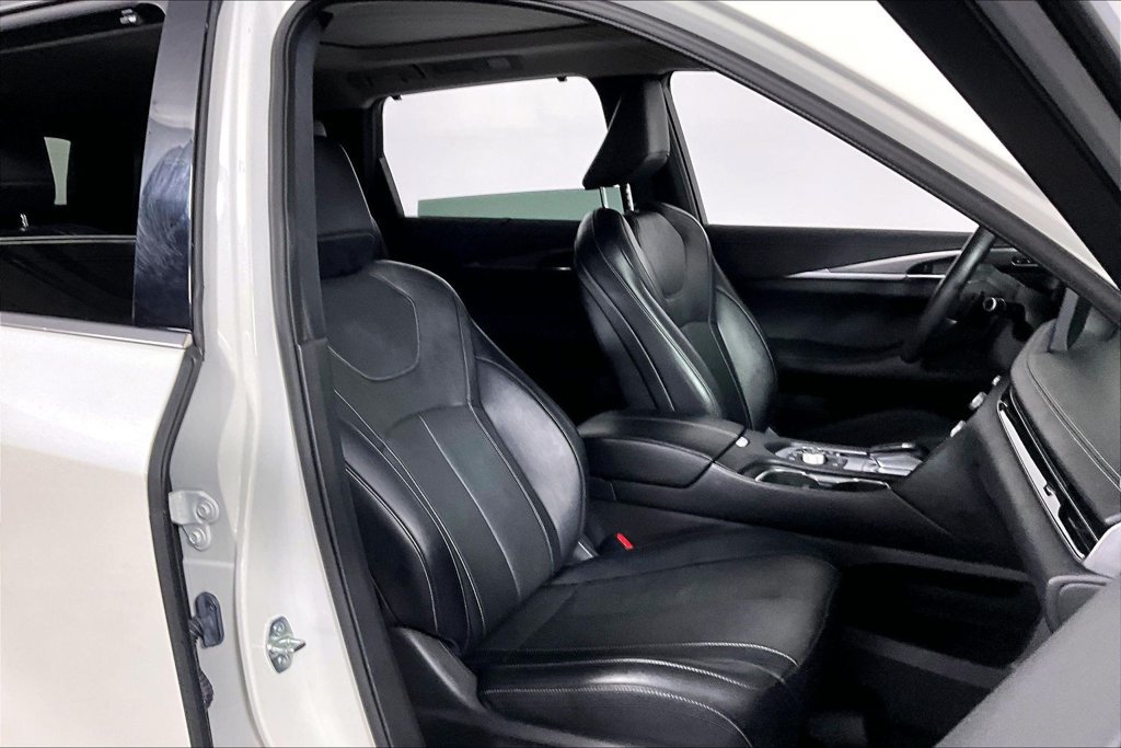 Used 2023 INFINITI QX60 Luxe FWD image 7