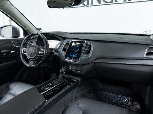 Used 2020 Volvo XC90 T6 Momentum image 14