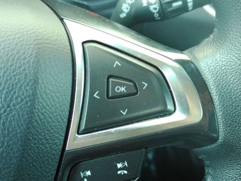 Used 2024 Ford Edge SEL image 36