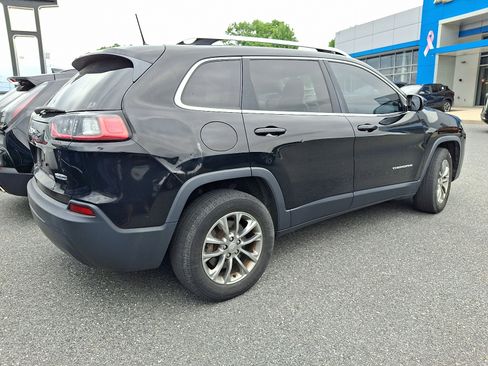 Used 2019 Jeep Cherokee Latitude Plus w/ Cold Weather Group AWD/4WD image 6