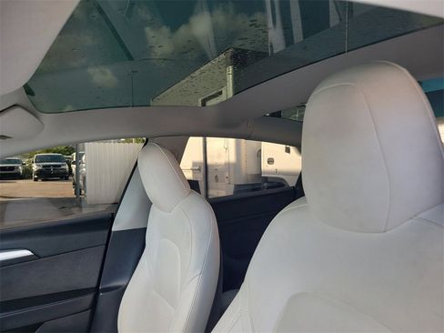 Used 2023 Tesla Model 3 Standard Range image 15