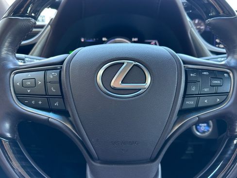 Used 2019 Lexus ES 300h Ultra Luxury w/ Accessory Package 2 FWD image 23