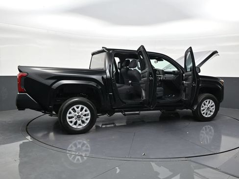 Used 2025 Toyota Tacoma SR AWD/4WD image 28
