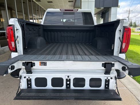 Used 2021 GMC Sierra 1500 AT4 w/ AT4 Preferred Package AWD/4WD image 12