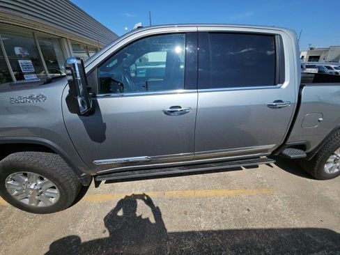 Used 2025 Chevrolet Silverado 3500 High Country w/ High Country Premium Package image 2