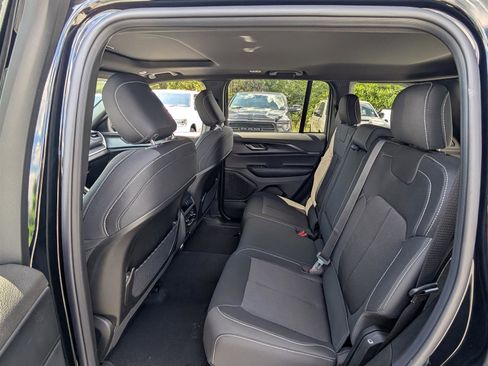 New 2025 Jeep Grand Cherokee Laredo X w/ Luxury Tech Group I image 9