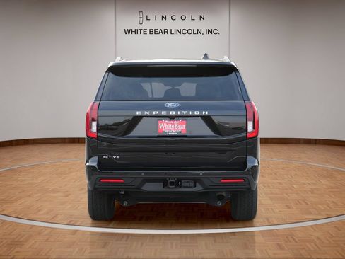 Used 2025 Ford Expedition Active AWD/4WD image 6