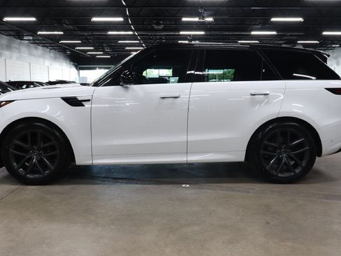 Used 2024 Land Rover Range Rover Sport Dynamic SE AWD/4WD image 2