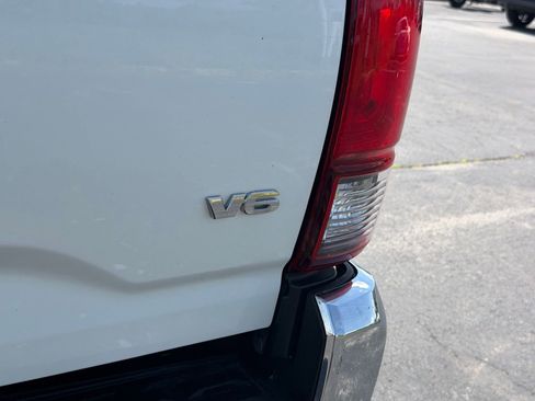 Used 2018 Toyota Tacoma TRD Off-Road AWD/4WD image 29