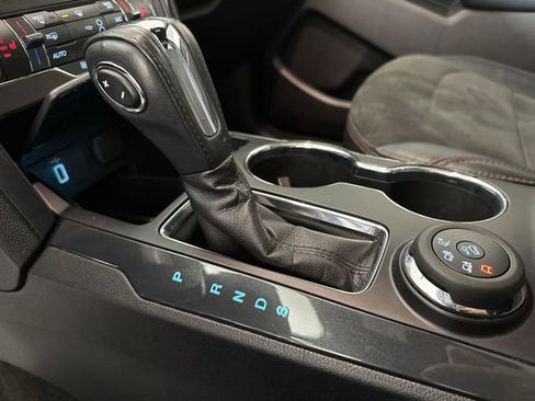 Used 2018 Ford Explorer XLT w/ Equipment Group 202A image 16