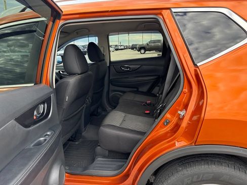 Used 2018 Nissan Rogue SV FWD image 23