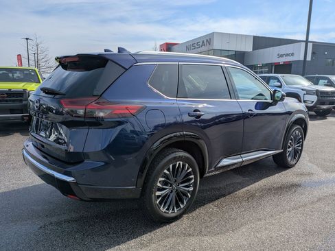 Used 2025 Nissan Rogue Platinum w/ Tech Package image 4