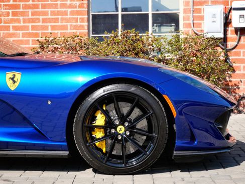 Used 2023 Ferrari 812 GTS RWD image 12