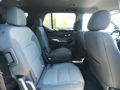 Used 2023 Chevrolet Traverse LT FWD image 27
