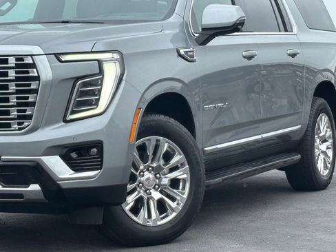 Used 2025 GMC Yukon XL Denali AWD/4WD image 3