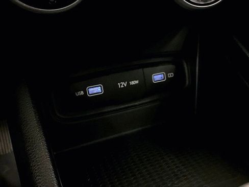 Used 2022 Hyundai Venue SEL image 31