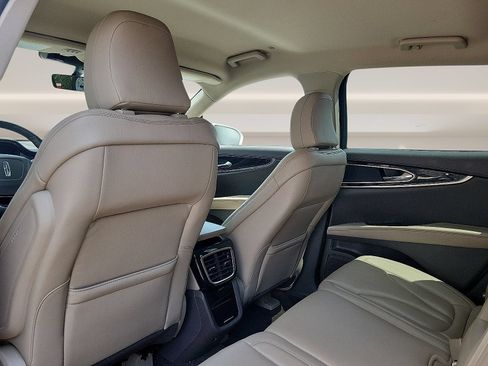 Certified 2023 Lincoln Nautilus FWD w/ Premium Package image 9