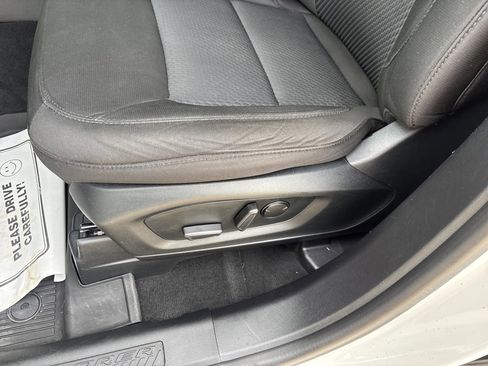 Used 2022 Ford Explorer XLT image 24