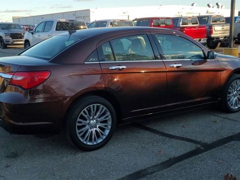 Used 2012 Chrysler 200 Limited image 8