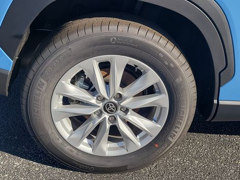 Certified 2026 Toyota Corolla Cross LE image 9