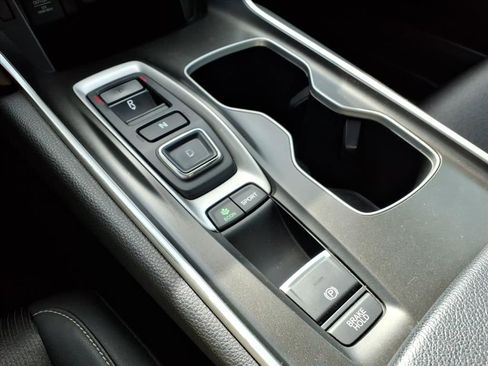 Used 2018 Honda Accord Sport image 27
