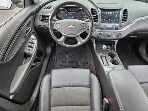 Used 2019 Chevrolet Impala LT image 11