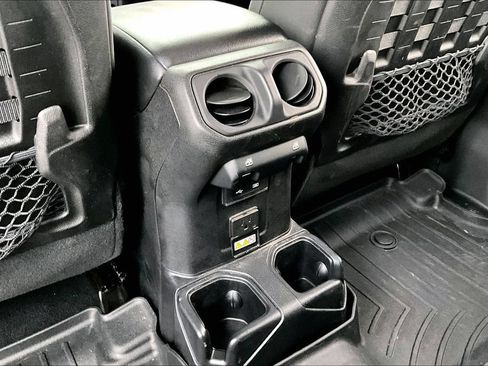 Used 2018 Jeep Wrangler Unlimited Rubicon AWD/4WD image 29