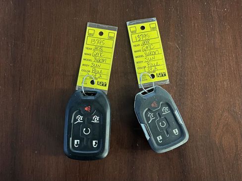 Used 2018 GMC Yukon Denali image 37