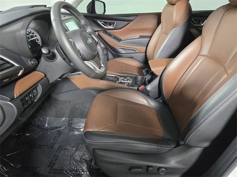 Used 2023 Subaru Forester Touring image 11