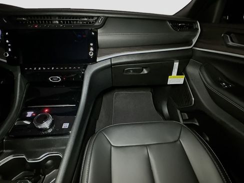 New 2026 Jeep Grand Cherokee Limited AWD/4WD image 26