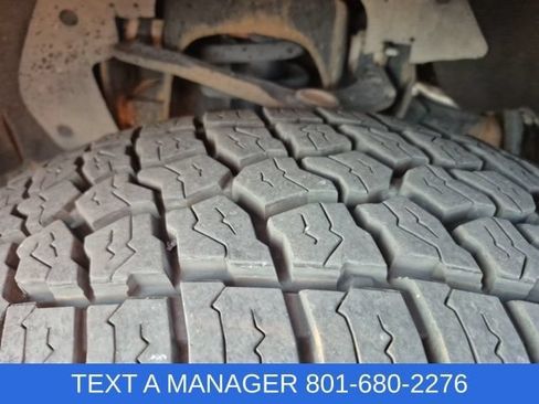 Used 2012 Ford F150 Lariat w/ Lariat Chrome Pkg AWD/4WD image 11
