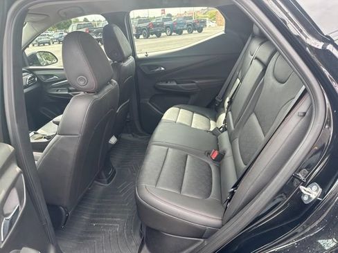 Used 2023 Chevrolet Bolt EUV Premier w/ Redline Edition FWD image 10