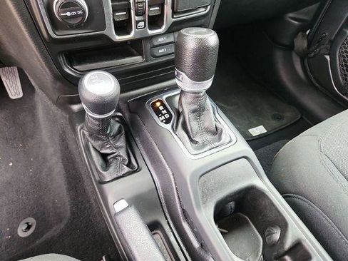 Used 2023 Jeep Wrangler Unlimited Sport AWD/4WD image 15