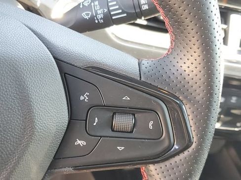 Certified 2024 Chevrolet Trax RS w/ Sunroof Package FWD image 23