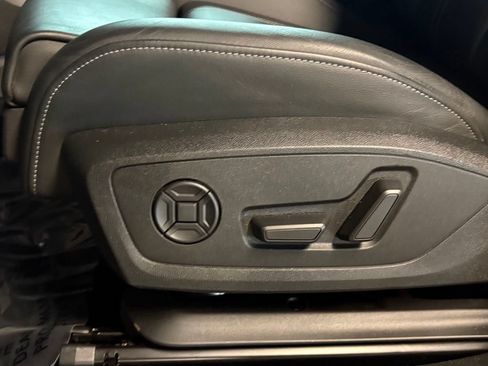 Used 2024 Audi Q4 e-tron Premium Plus AWD/4WD image 20